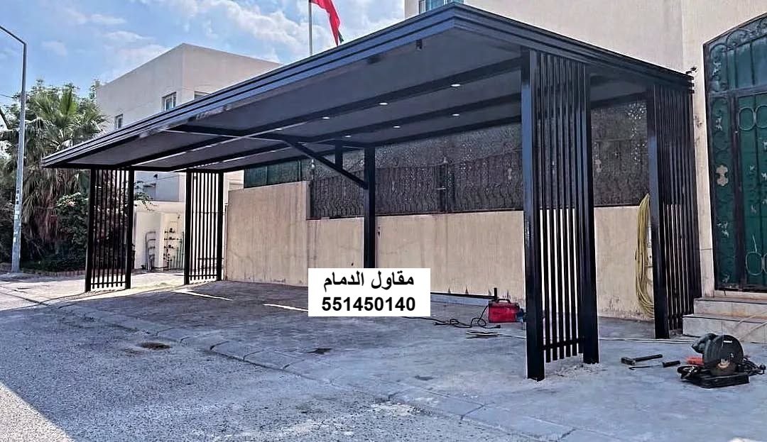 مظلات مواقف سيارات لمجمع سكني في رأس تنورة