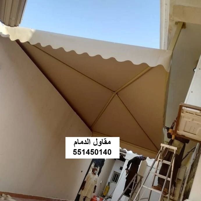 مظلة سيارات مع إضاءة LED في صفوى